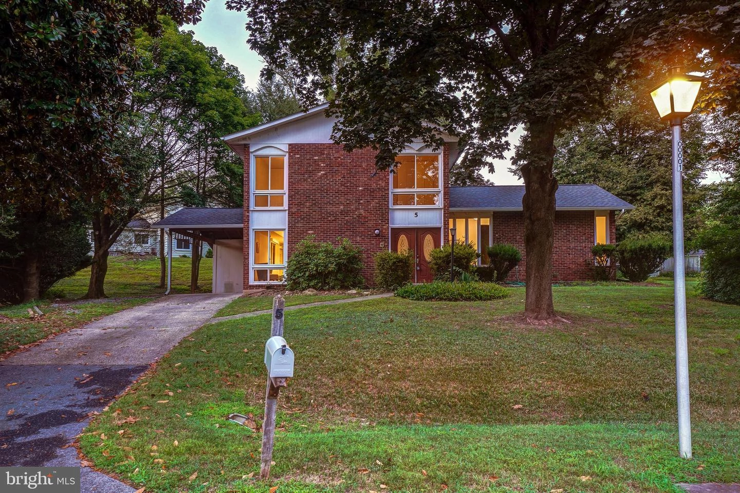 Exterior - 5 Autumn Ct, Silver Spring, MD 20904 photo 3 of 7