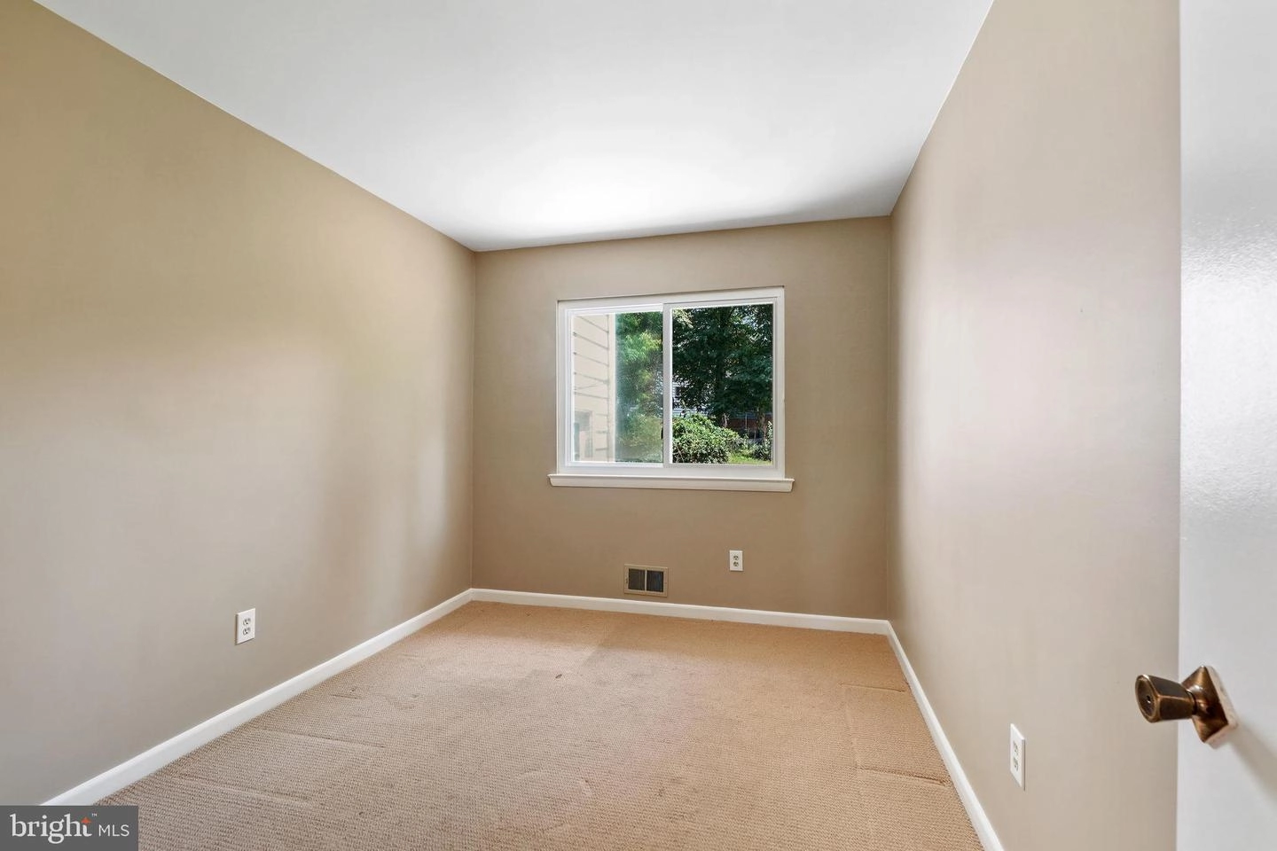 Bedroom - 5 Autumn Ct, Silver Spring, MD 20904 photo 1 of 6