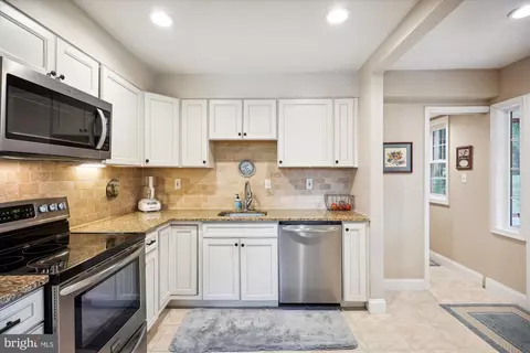 1005 Orchard Way, Silver Spring, MD 20904 photo 4