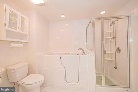 Bath - 1225 Smith Village Rd, Silver Spring, MD 20904 photo 4 of 5
