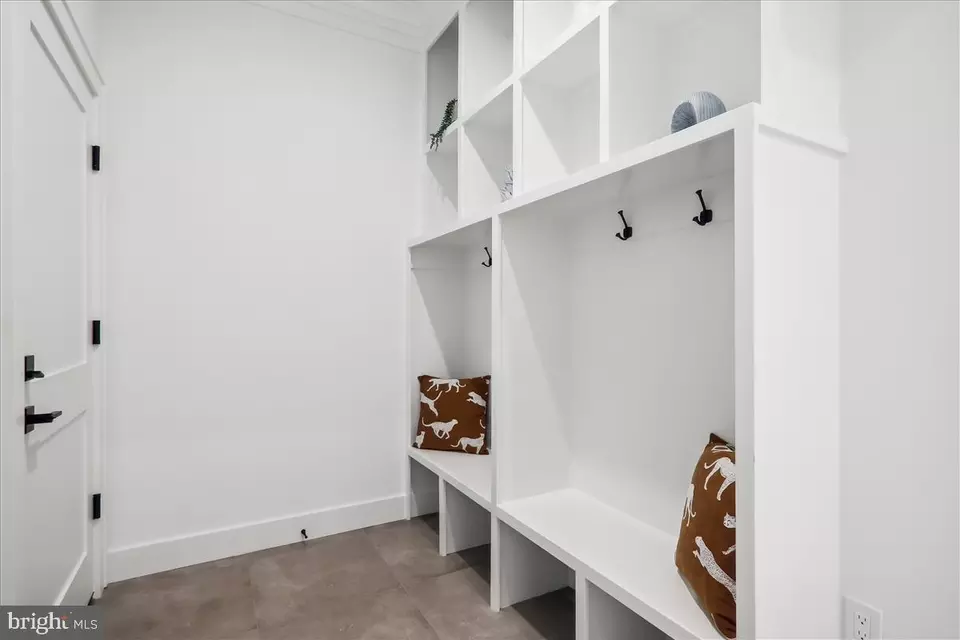 Entry Way - 6404 Bells Mill Rd, Bethesda, MD 20817 photo 1 of 1