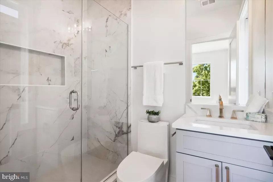 Bath - 6404 Bells Mill Rd, Bethesda, MD 20817 photo 6 of 7