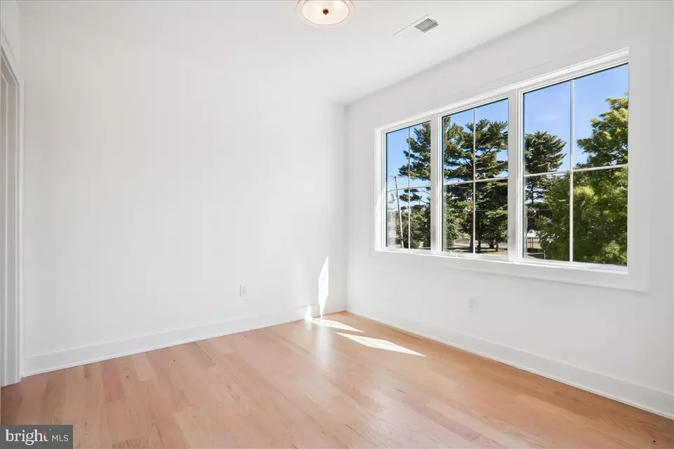 Bedroom - 6404 Bells Mill Rd, Bethesda, MD 20817 photo 7 of 8