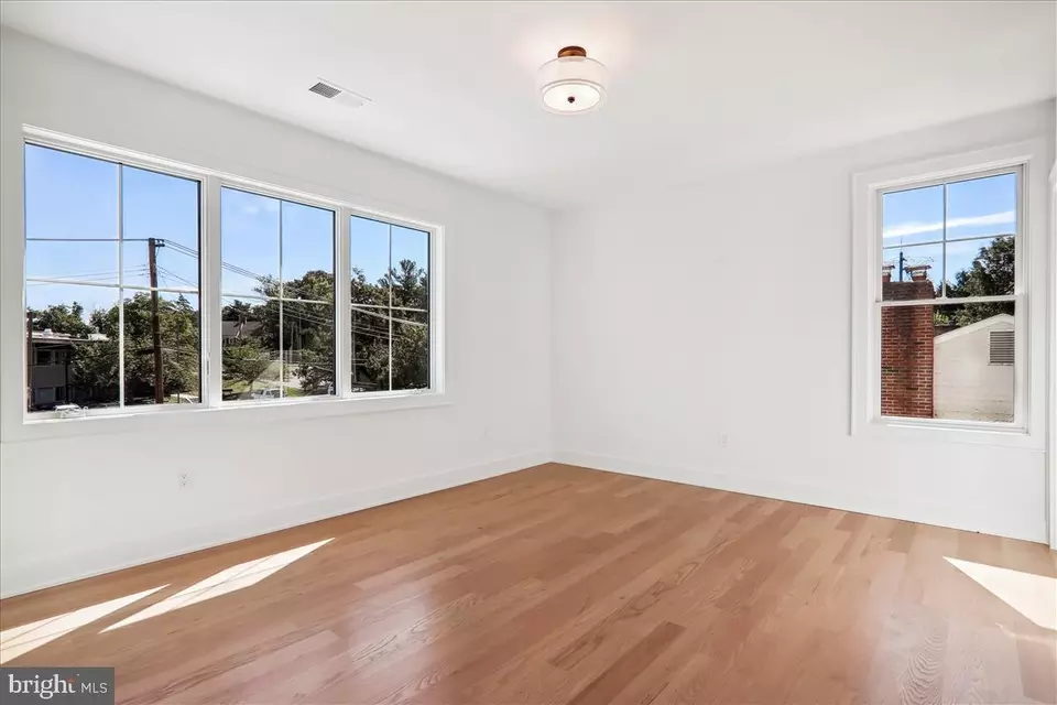 Bedroom - 6404 Bells Mill Rd, Bethesda, MD 20817 photo 5 of 8