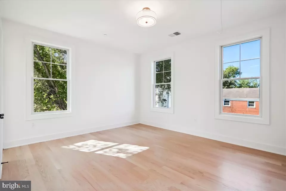 Bedroom - 6404 Bells Mill Rd, Bethesda, MD 20817 photo 6 of 8