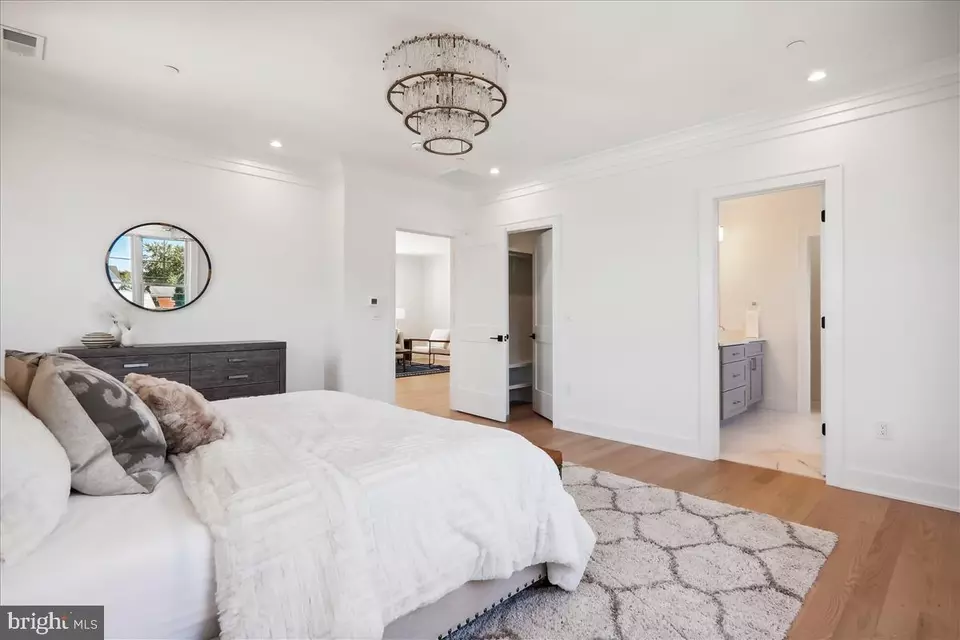 Bedroom - 6404 Bells Mill Rd, Bethesda, MD 20817 photo 4 of 8