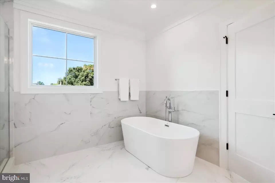 Bath - 6404 Bells Mill Rd, Bethesda, MD 20817 photo 4 of 7