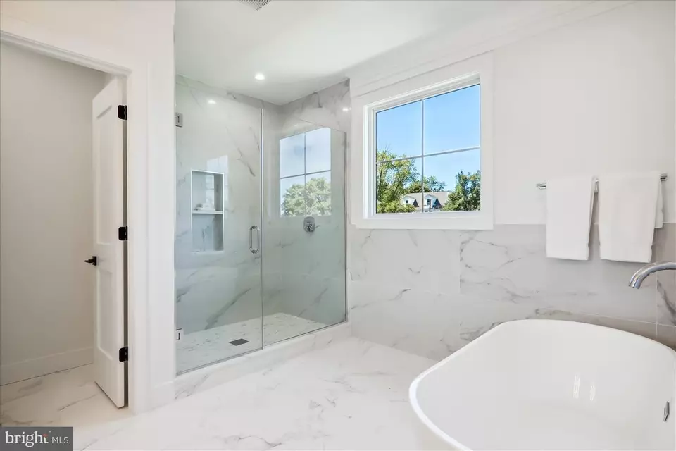 Bath - 6404 Bells Mill Rd, Bethesda, MD 20817 photo 1 of 7