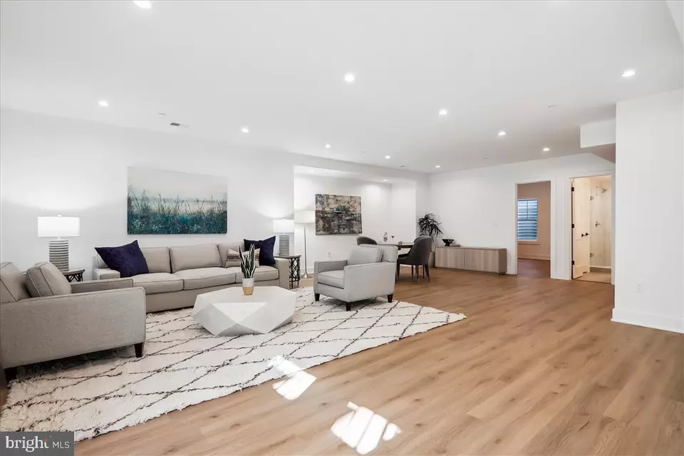 Living - 6404 Bells Mill Rd, Bethesda, MD 20817 photo 6 of 8