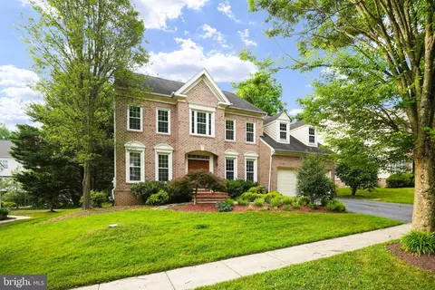 8917 Falls Farm Dr, Potomac, MD 20854