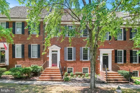214 Thaxton St, Gaithersburg, MD 20878