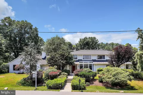11208 Stephalee Ln, Rockville, MD 20852