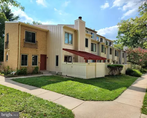 9402 Rushmore Ct, Montgomery Village, MD 20886