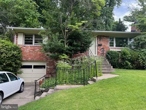 6101 Walhonding Rd, Bethesda, MD 20816