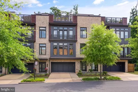 5434 Merriam St, Bethesda, MD 20814
