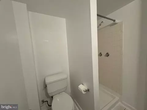 Bath - 14636 Tynewick Ter #3-1463, Silver Spring, MD 20906 photo 4 of 5