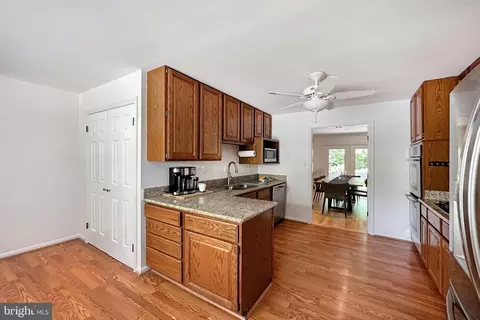 12017 Coldstream Dr, Potomac, MD 20854 photo 3