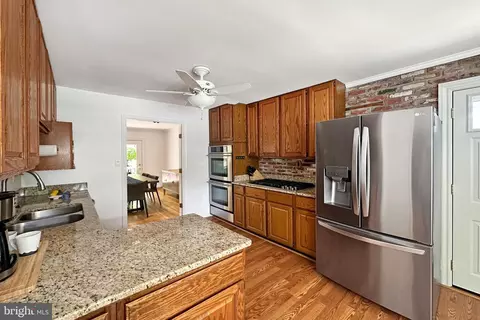 12017 Coldstream Dr, Potomac, MD 20854 photo 2