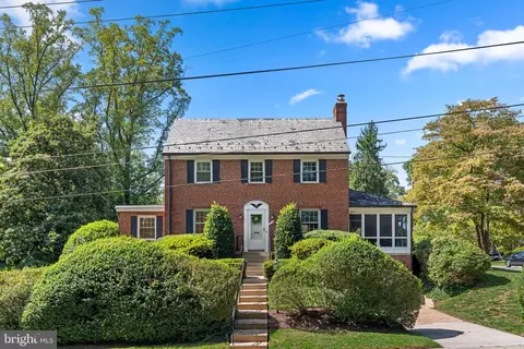 9612 Cedar Ln, Bethesda, MD 20814