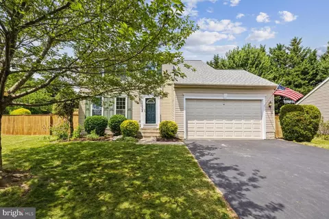 11632 Scarlet Leaf Cir, Germantown, MD 20876