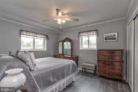Bedroom - 2015 Glenhaven Pl, Silver Spring, MD 20902 photo 1 of 4
