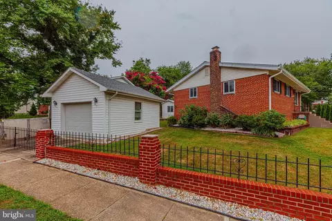 Exterior - 2015 Glenhaven Pl, Silver Spring, MD 20902 photo 6 of 6