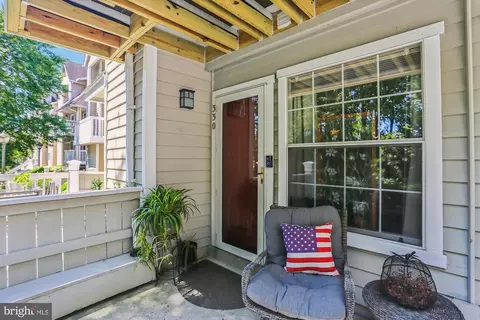 5800 Inman Park Cir #330, Rockville, MD 20852