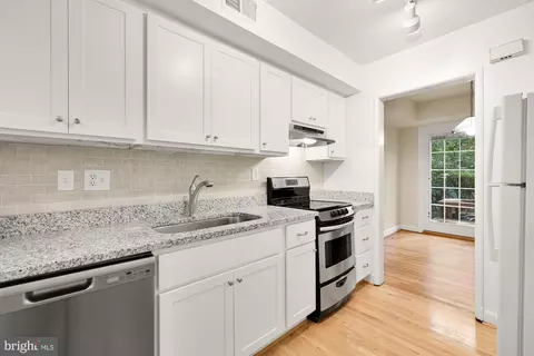 8518 Geren Rd #18-2, Silver Spring, MD 20901 photo 16