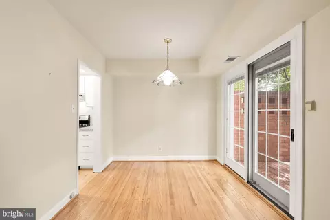 8518 Geren Rd #18-2, Silver Spring, MD 20901 photo 9