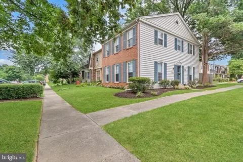 20001 Hoffstead Ln, Montgomery Village, MD 20886