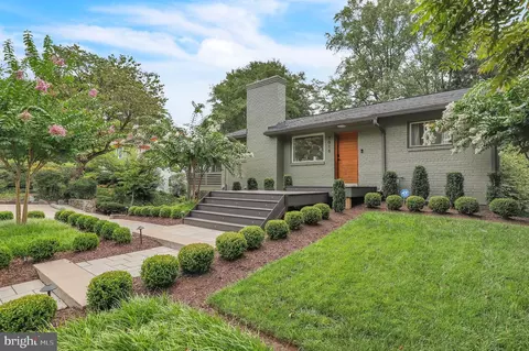 7016 River Rd, Bethesda, MD 20817