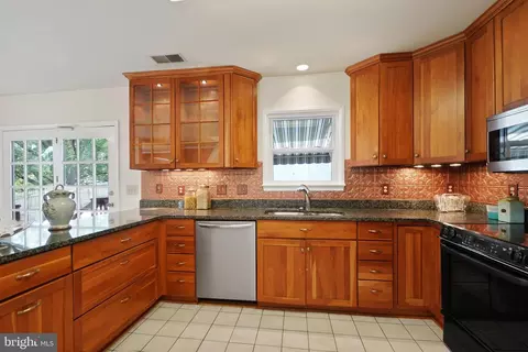 2215 Salisbury Rd, Silver Spring, MD 20910 photo 11