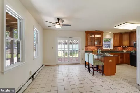 2215 Salisbury Rd, Silver Spring, MD 20910 photo 10