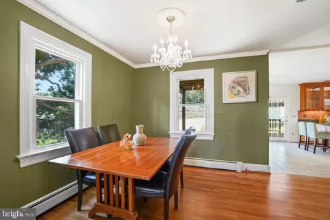 2215 Salisbury Rd, Silver Spring, MD 20910 photo 9
