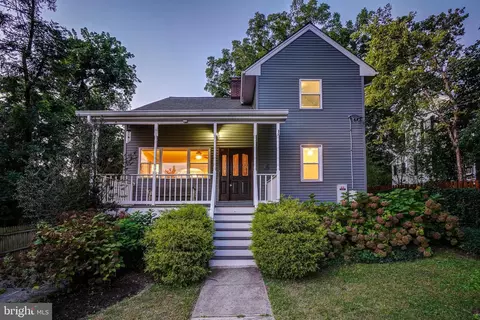 2215 Salisbury Rd, Silver Spring, MD 20910