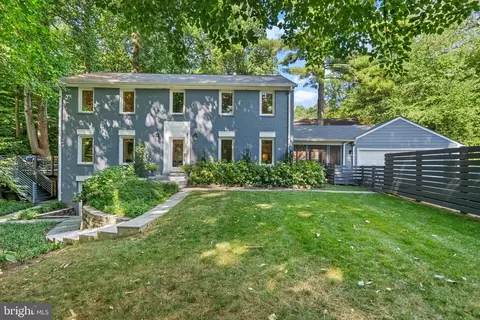 8012 Lilly Stone Dr, Bethesda, MD 20817