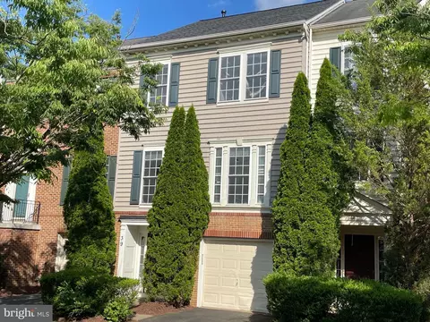 39 Chatterly Ct, Germantown, MD 20874