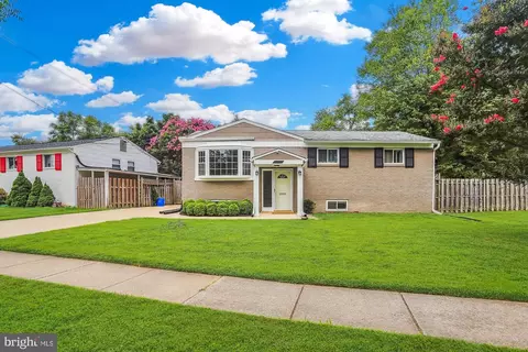 12112 Lauderdale Dr, Rockville, MD 20852