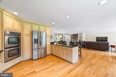 28809 Greenberry Dr, Gaithersburg, MD 20882