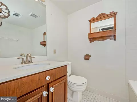 10942 Pebble Run Dr, Silver Spring, MD 20902 photo 9