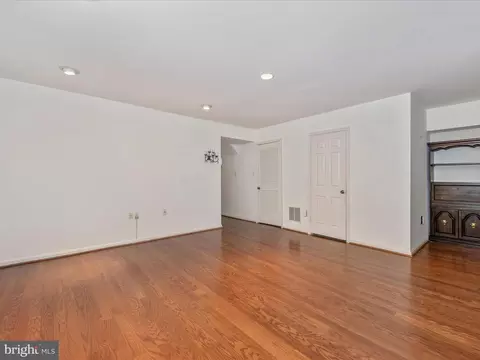 10942 Pebble Run Dr, Silver Spring, MD 20902 photo 7