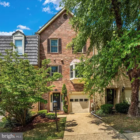 10942 Pebble Run Dr, Silver Spring, MD 20902