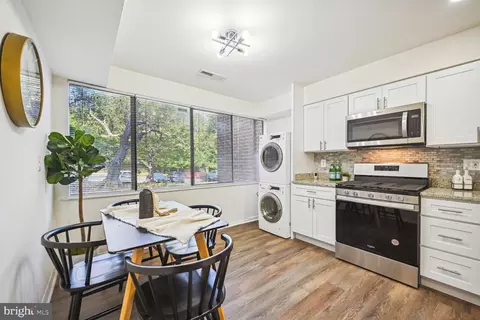 2107 Walsh View Ter #102, Silver Spring, MD 20902 photo 6
