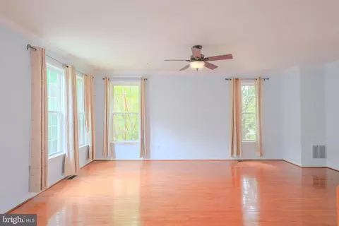 9833 Darcy Forest Dr, Silver Spring, MD 20910 photo 9