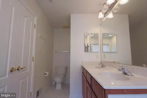 9833 Darcy Forest Dr, Silver Spring, MD 20910 photo 29