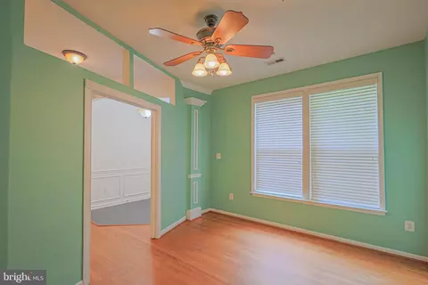 9833 Darcy Forest Dr, Silver Spring, MD 20910 photo 4