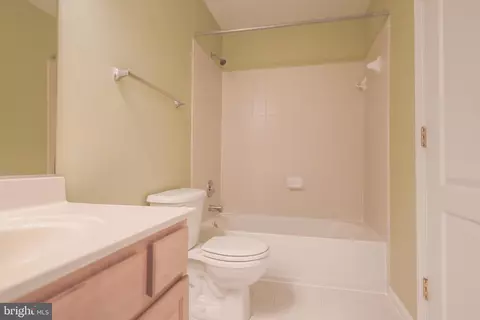 9833 Darcy Forest Dr, Silver Spring, MD 20910 photo 33