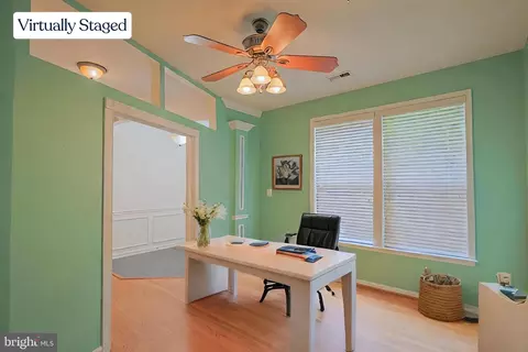 9833 Darcy Forest Dr, Silver Spring, MD 20910 photo 7
