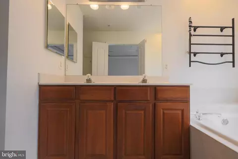 9833 Darcy Forest Dr, Silver Spring, MD 20910 photo 28