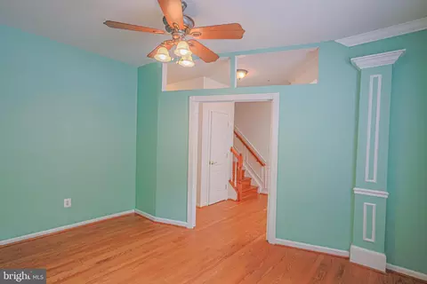 9833 Darcy Forest Dr, Silver Spring, MD 20910 photo 5